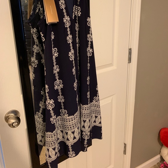 Brand new adorable dress - Picture 3 of 3
